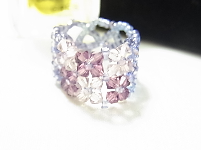  beautiful shines beads Stone . making ... gem as with Kirameki ..... braided light pa-p blue . light pink . red group size 16~18 ring 