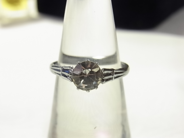 立爪のキュービックジルコニアが輝く　ダイヤモンド調で美しいデザイン　サイズ13号　リング　指輪_画像2