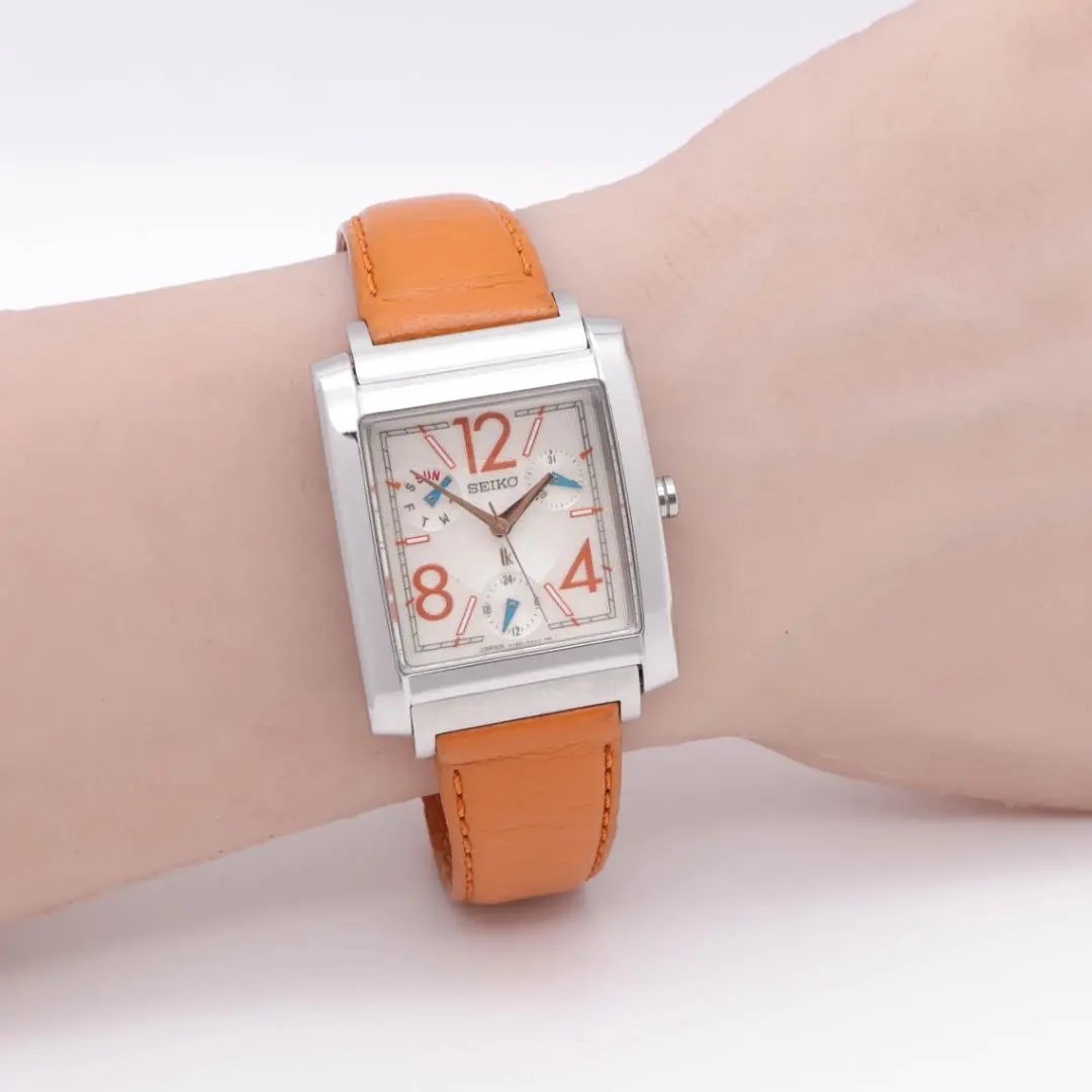 《人気》 SEIKO Lukia 腕時計 ホワイトシルバー デイデイト e_画像2