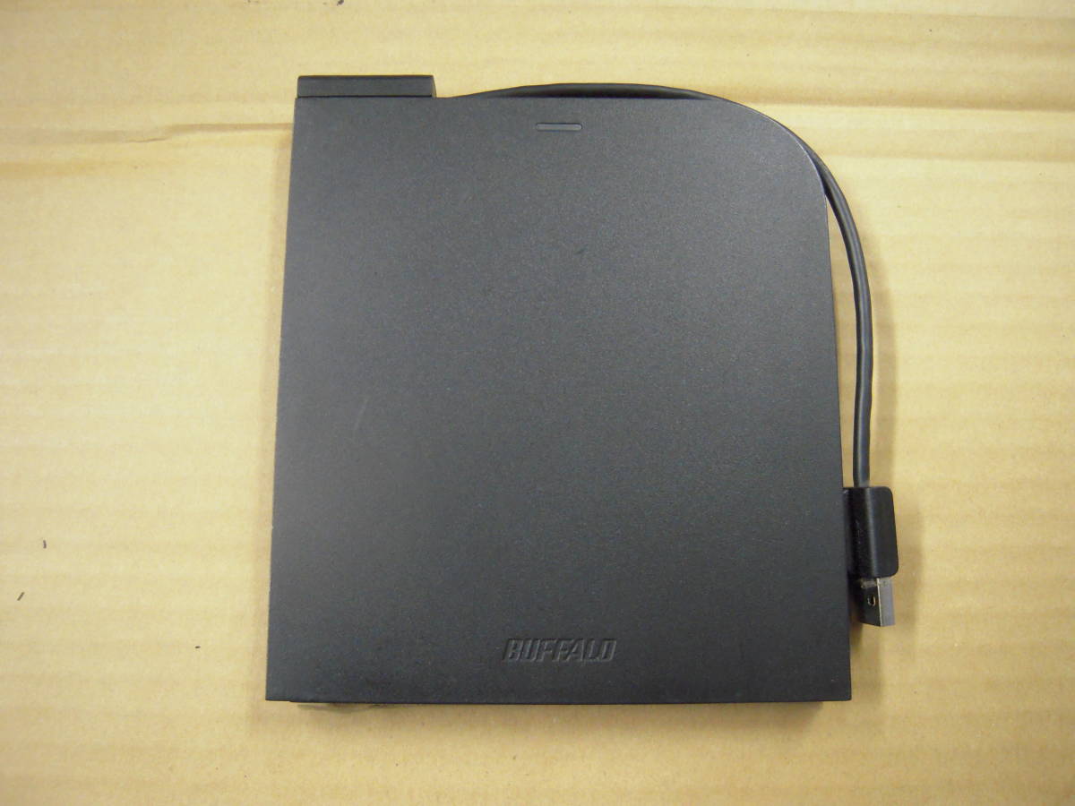 動作品　 BUFFALO DVSM-PT58U2V USB 2.0 ポータブルDVDドライブ　外付け　スリムタイプ　（1）_画像1