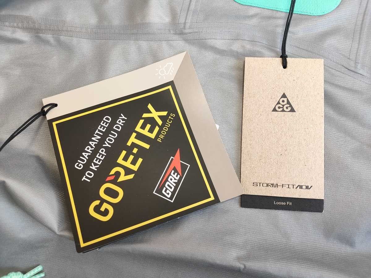 L 新品 NIKE ACG GORE-TEX マウンテンパーカー ナイキ L 新品 NIKE ACG GORE-TEX マウンテンパーカー ナイキ