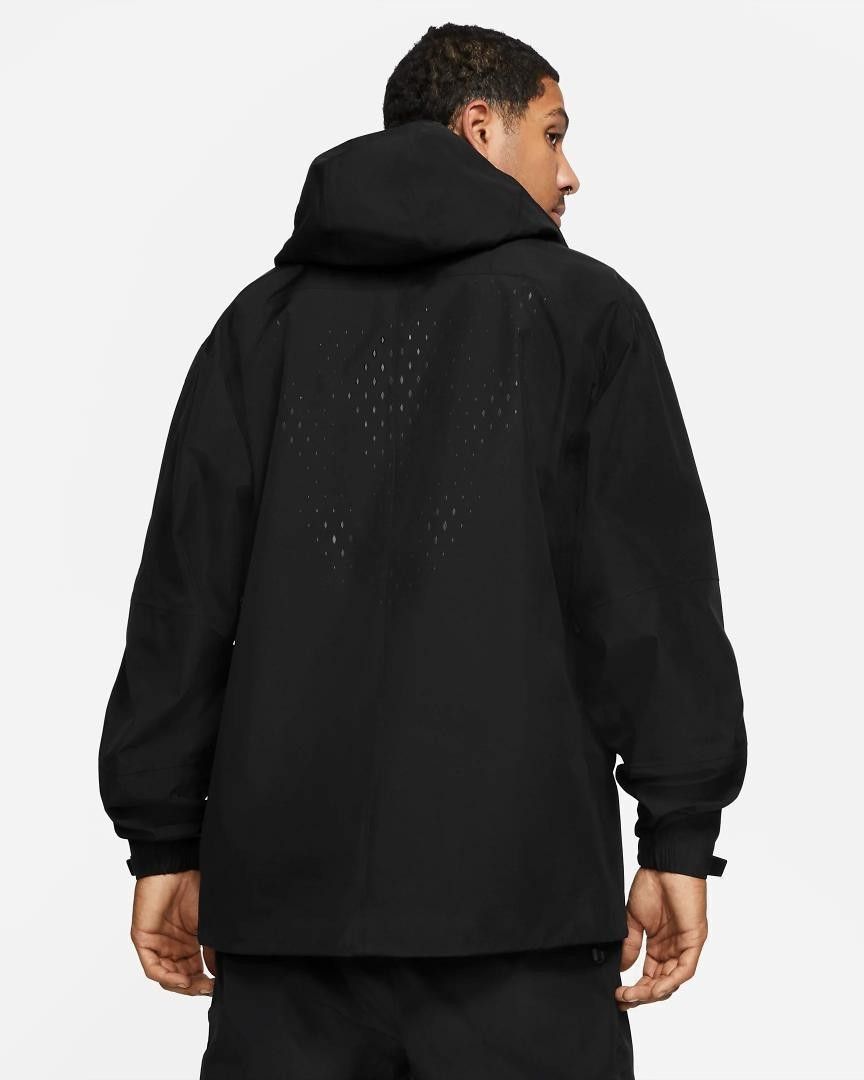 M 新品 ナイキ×ノクタ ゴアテックス シェルジャケット NIKE M 新品 ナイキ×ノクタ ゴアテックス シェルジャケット NIKE