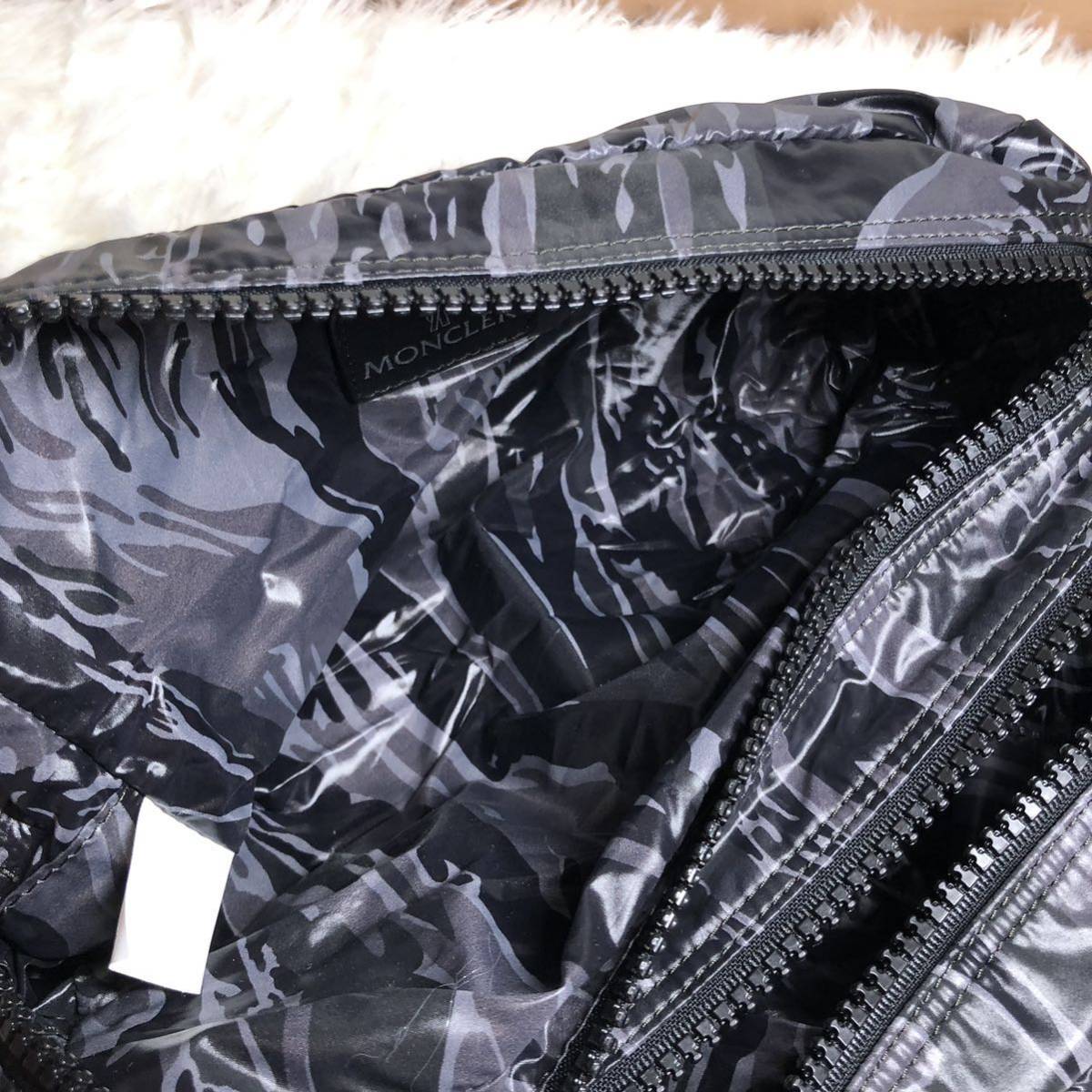 1円【新品未使用】MONCLER モンクレール×リモワ メンズ ダブルファスナー セカンドバッグ ダウン クラッチバッグ コラボ 持ち手あり 黒_画像10