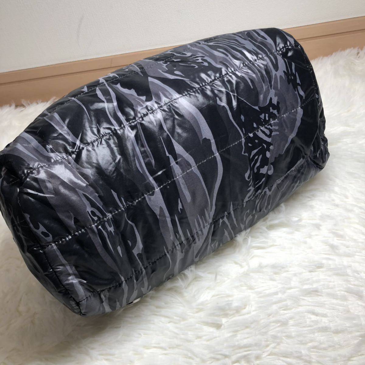 1円【新品未使用】MONCLER モンクレール×リモワ メンズ ダブルファスナー セカンドバッグ ダウン クラッチバッグ コラボ 持ち手あり 黒_画像6