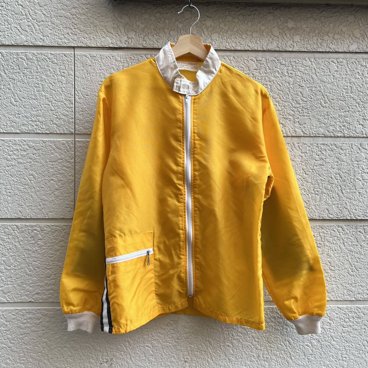 80s 90s USA製 ナイロンジャケット レーシングジャケット 黄色 イエロー ROYAL GRANT アメリカ製 古着 vintage ヴィンテージ メンズ古着_画像1