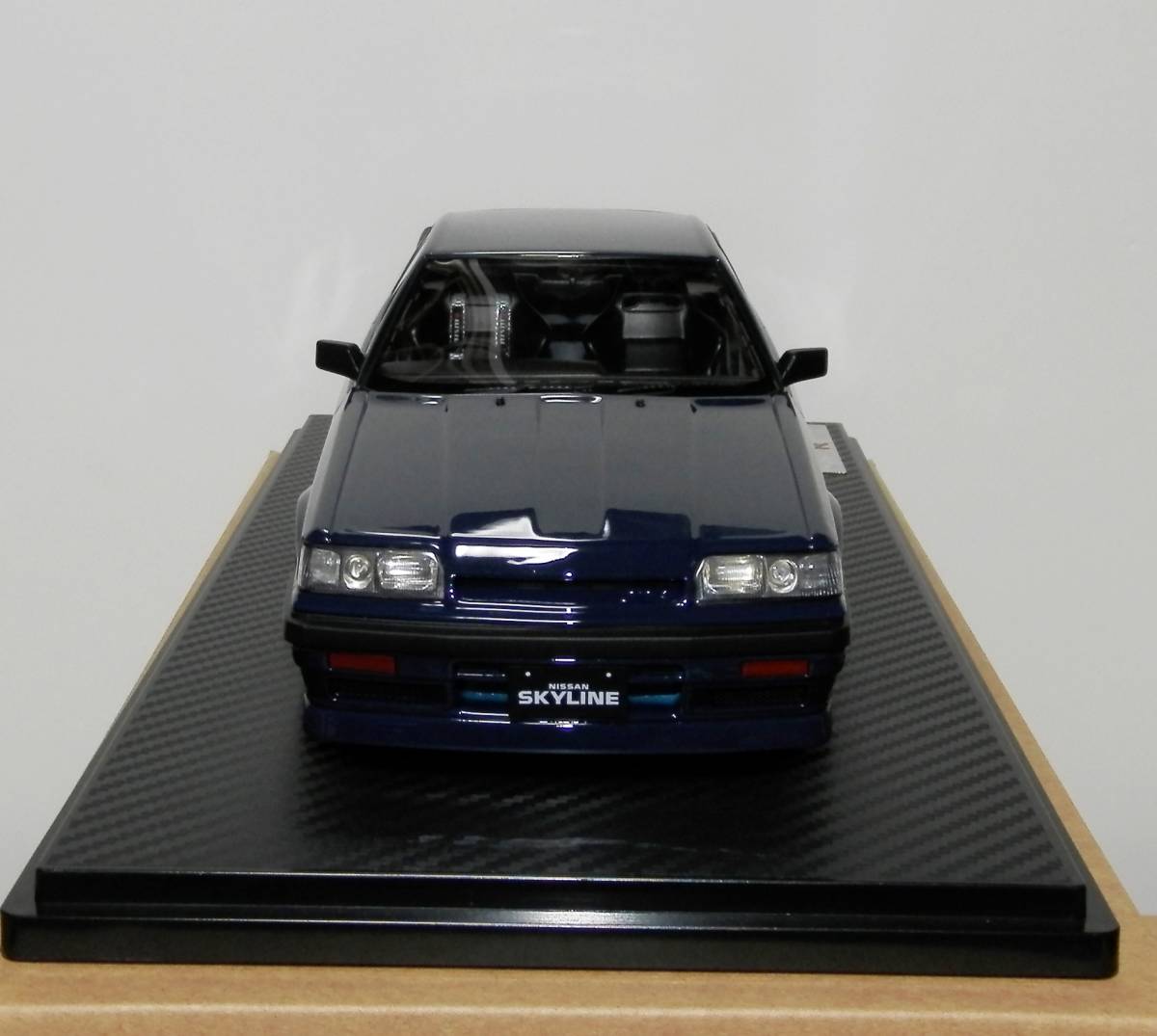 イグニッションモデル IG2107 1/18 Nissan Skyline GTS-R (R31）Blue Black_画像4