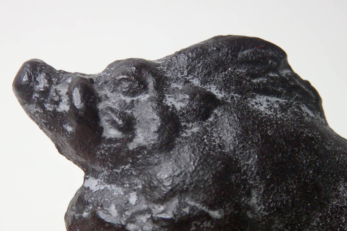 【友】旧家たし 尚美堂 鉄製 文鎮 置物 猪 亥 文房四宝 書道具 書画 書道_画像5