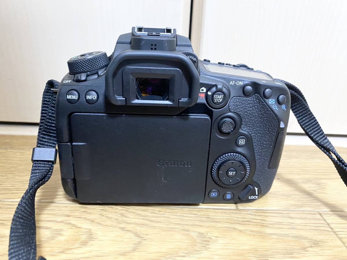 【美品】CANON EOS 90D デジタル一眼レフカメラ カメラ EF-S 18-135mm 1:3.5-5.6 IS USM レンズキット キャノン _画像5