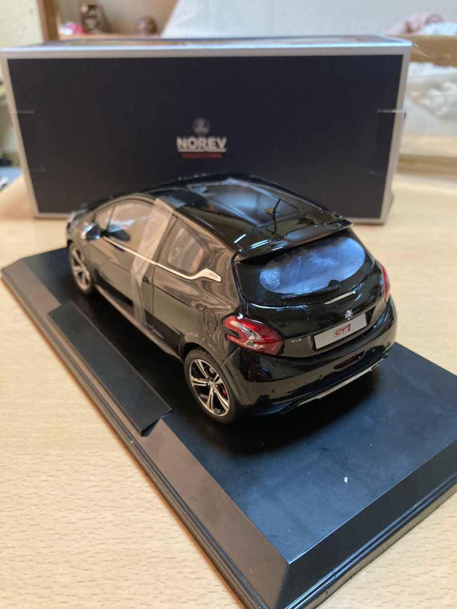 ノレブ 1/18 プジョー 208 GTI 2013 パールブラック Noreb Peugeot 208 GTI 2013 pearlblack クリスマス プレゼント_画像4