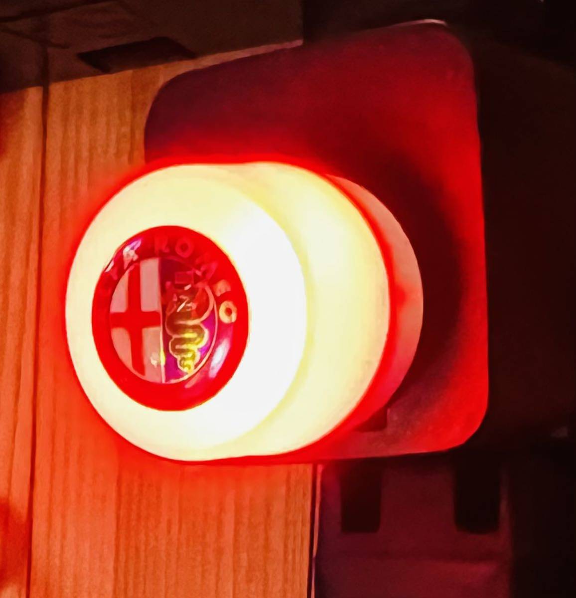 ★ Alfa Romeo アルファロメオ 旧ロゴ USB LED ランプ 大REDカラー★_画像10