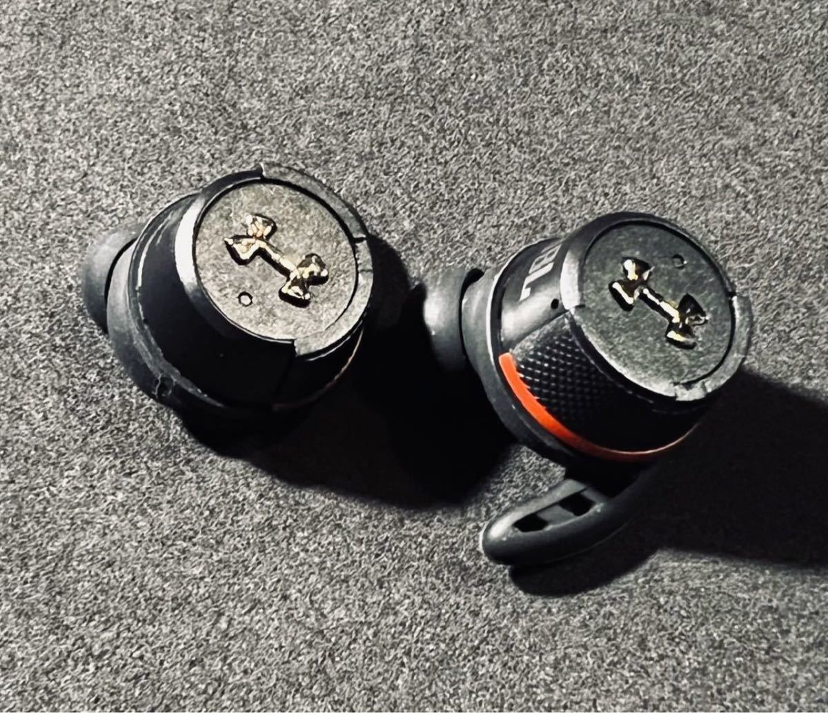 ★ JBL UNDER ARMOUR TRUE WIRELESS FLASH Bluetoothイヤホン★_画像3