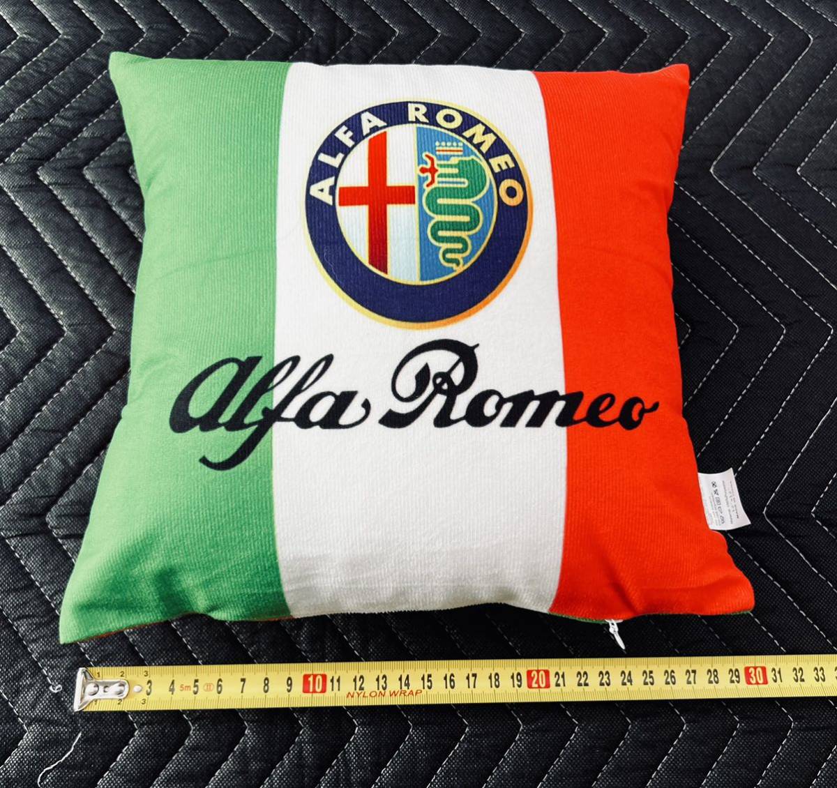 ★ Alfa Romeo アルファロメオ ロゴマーククッション トリコローレ 30cm×30cm 旧ロゴ イタリアカラー★_画像7