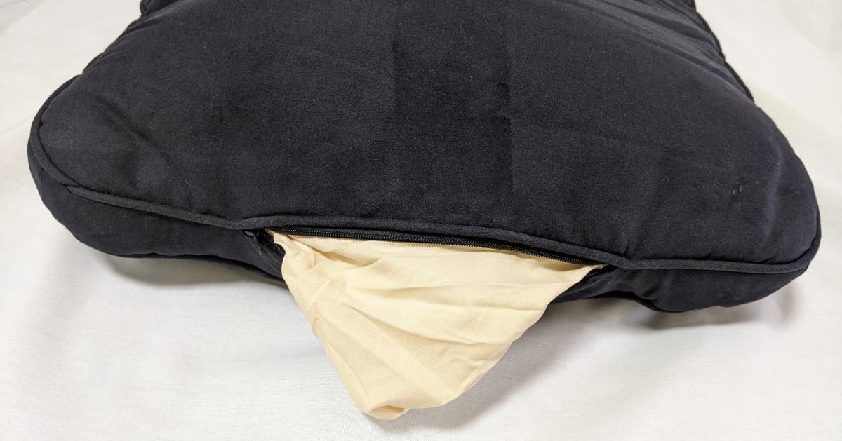 【1円出品】ジャンク品 GOKUMIN プレミアムホテルスタイルピロー ブラック ふわふわの質感と弾力性のある枕の画像6