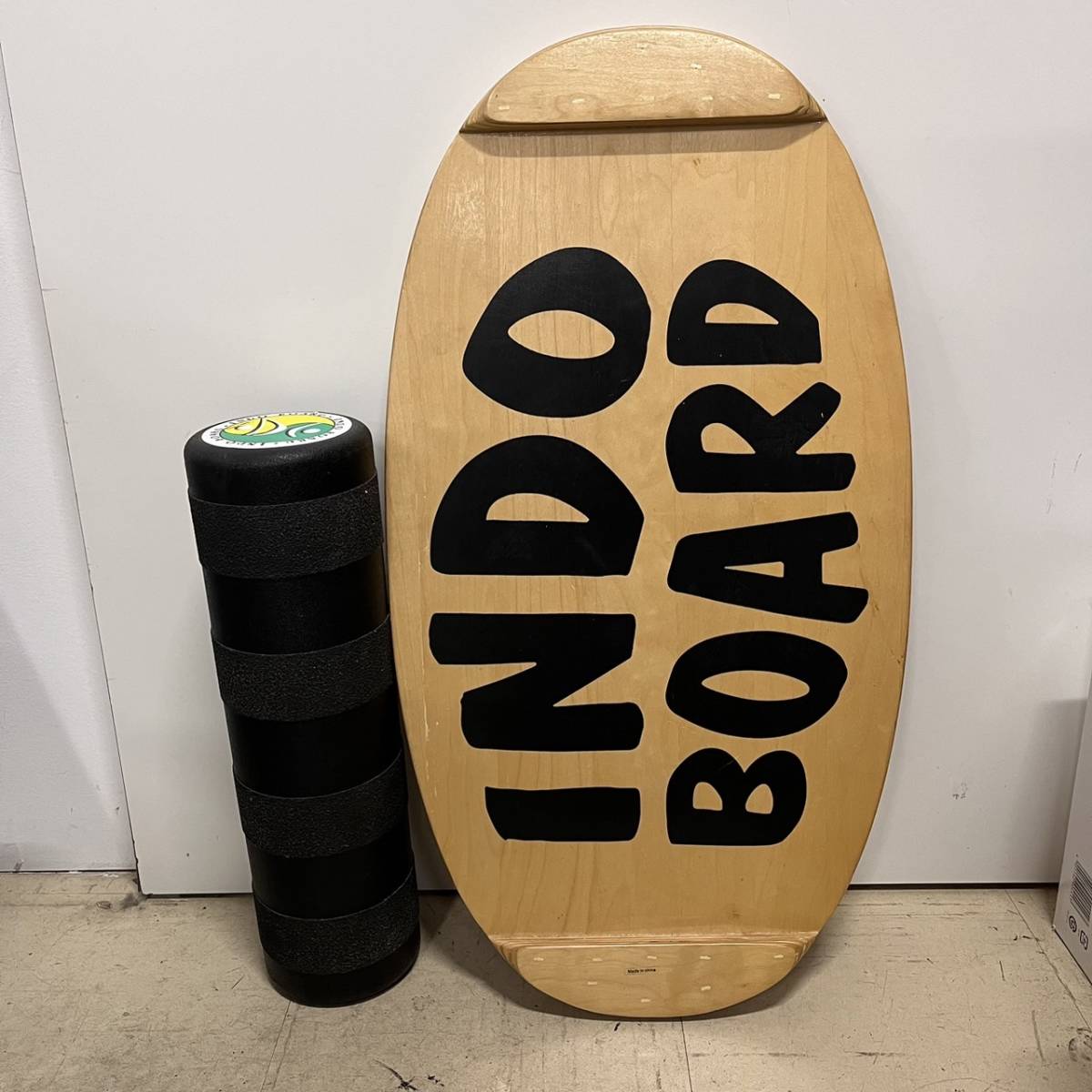 h2379 □中古□ INDO BOARD インドボード ORIGINAL DECK 755×450 ORIGINAL ROLLER バランストレーニング 体幹 筋力 トレーニング用品 _画像1