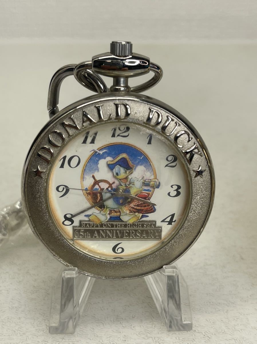 懐中時計品 ディズニー ドナルドダック 65周年記念 2点セットです。_画像3
