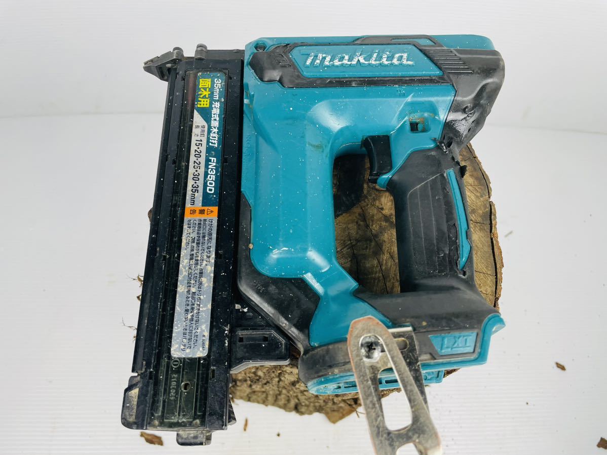 【No298】マキタ Makita FN350D 18V 充電式式面木釘打 タッカー ジャンク_画像1