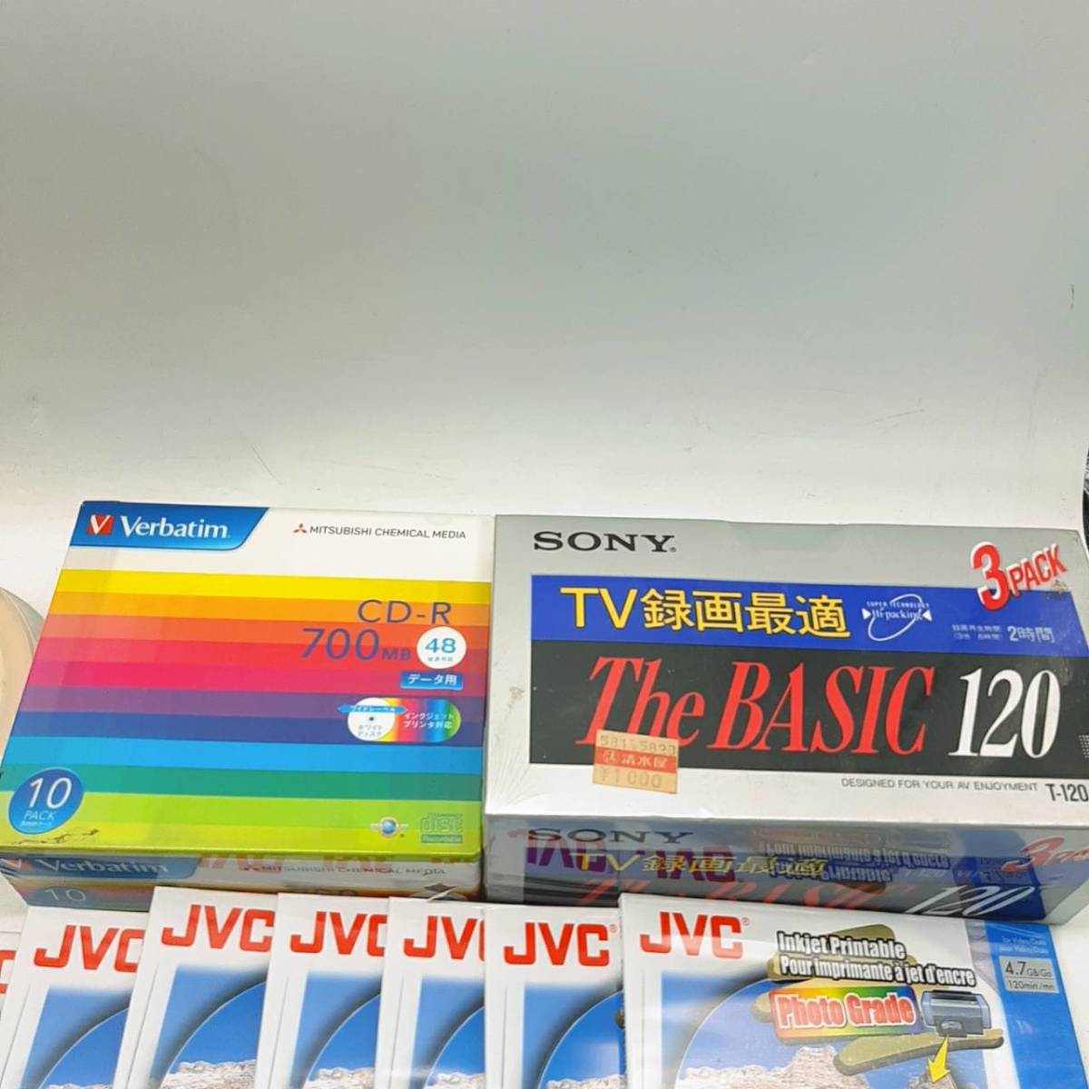 p336【1円スタート】 記録媒体 まとめ DVD+R カセットテープ CD-RW ビデオテープ ヘッドクリーナー 未使用 _画像3