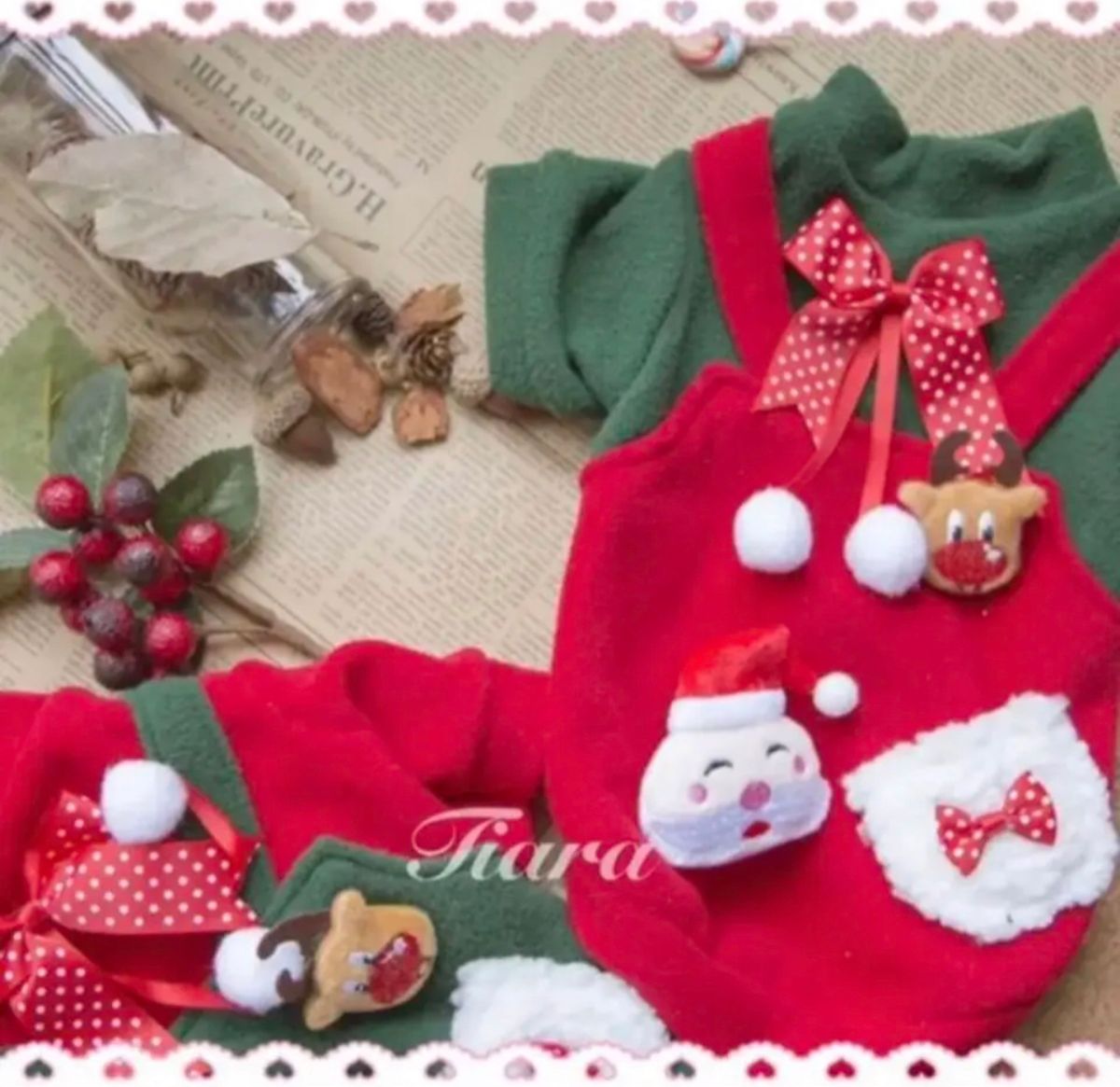 【クリスマス前特別価格】3日間限定サンタサン　コスプレ　犬服　猫服　赤　緑　可愛いブローチ付　