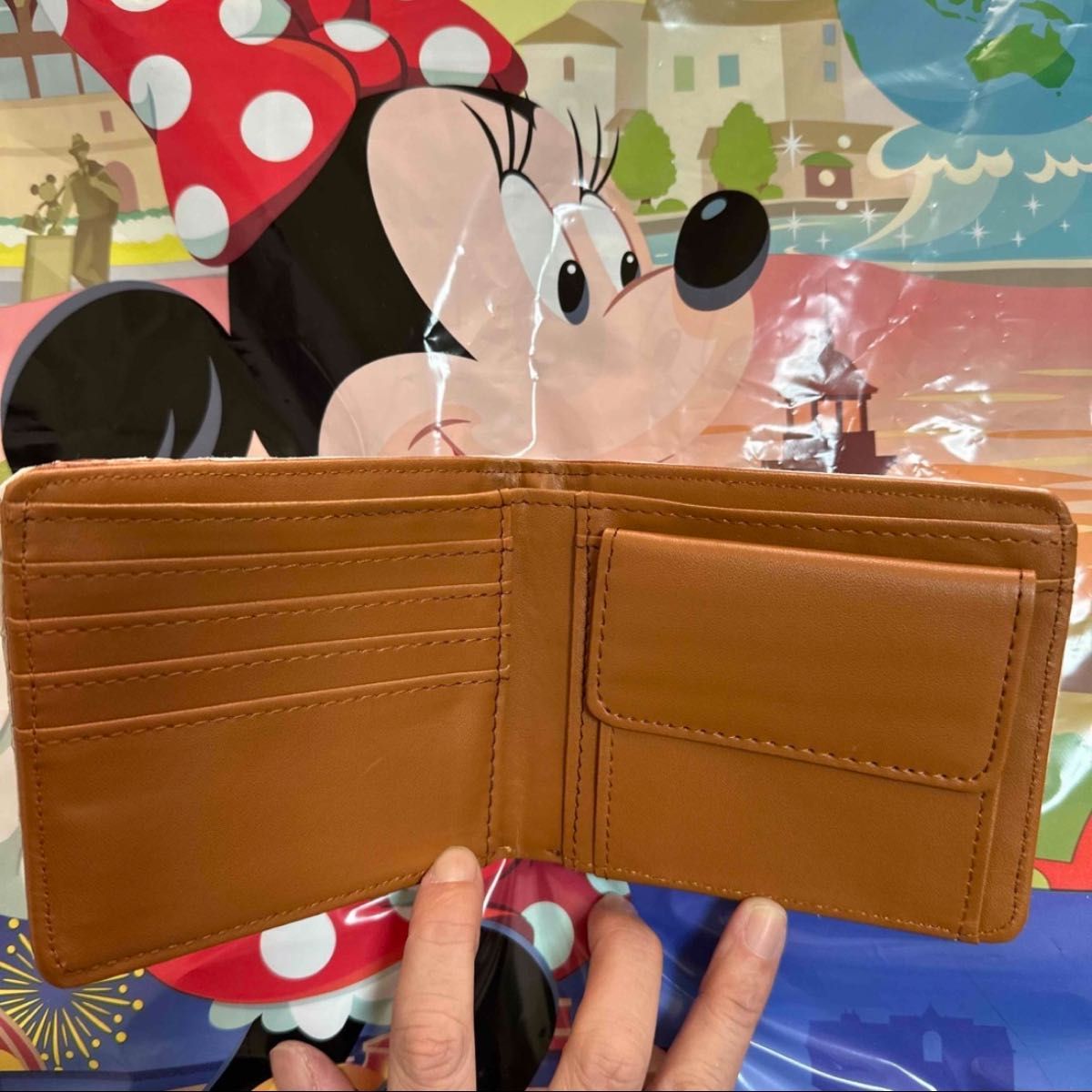 新品未使用　ディズニー　実写　財布　ミッキー フレンズ　２つ折り財布　コンパクト