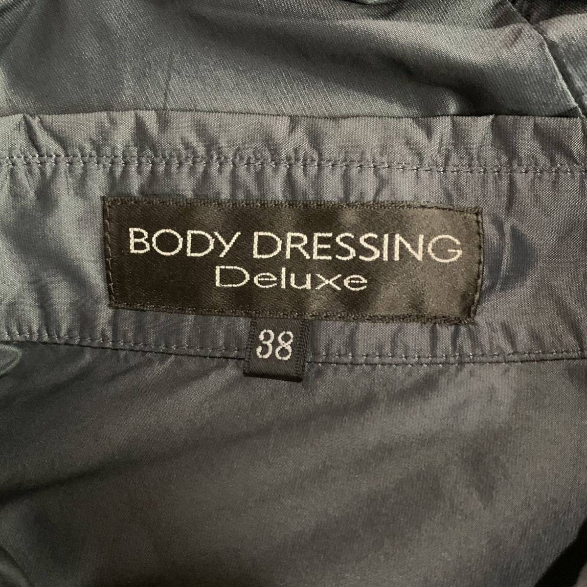 M ▼ 洗練されたデザイン!! '着心地抜群' BODY DRESSING Deluxe ボディ ドレッシング デラックス ウエストベルト コート size:38 アウター_画像6