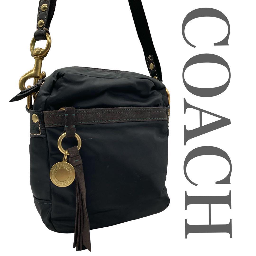 美品 COACH ショルダーバッグ サコッシュ 斜めがけ レザー 赤 美品 COACH ショルダーバッグ サコッシュ 斜めがけ レザー 赤