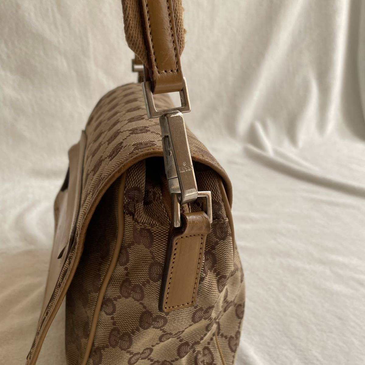 美品 GUCCI グッチ ショルダーバッグ ボディバッグ レザー キャンバス シェリーライン GG柄 総柄 希少カラー レッド 赤 メンズ 紳士_画像7