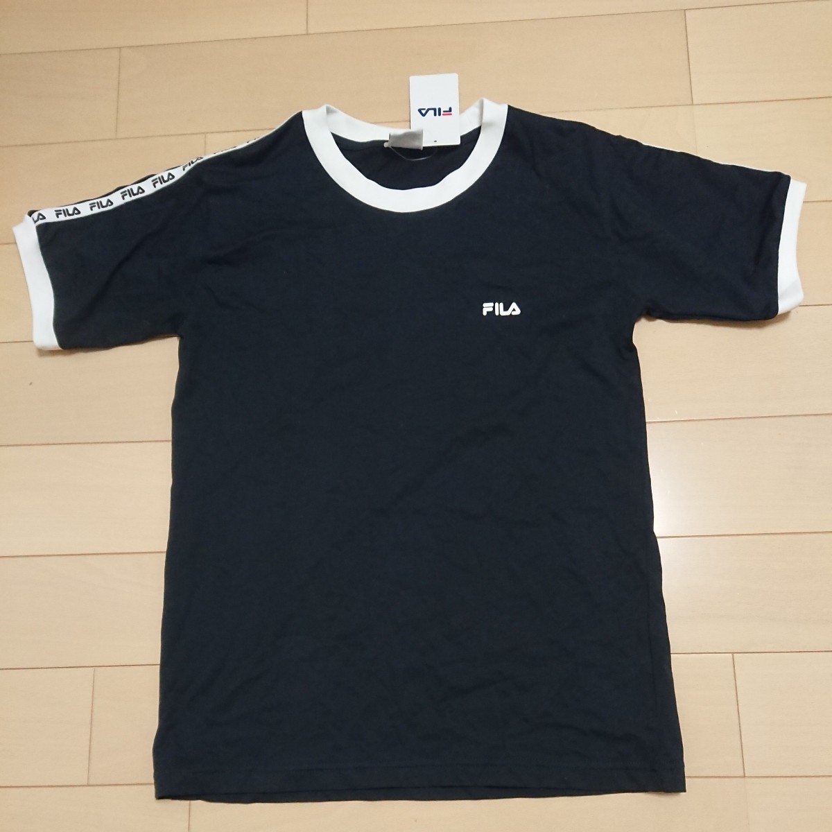 新品タグ付き FILA フィラ コットンワンポイントTシャツ Lサイズ ブラック