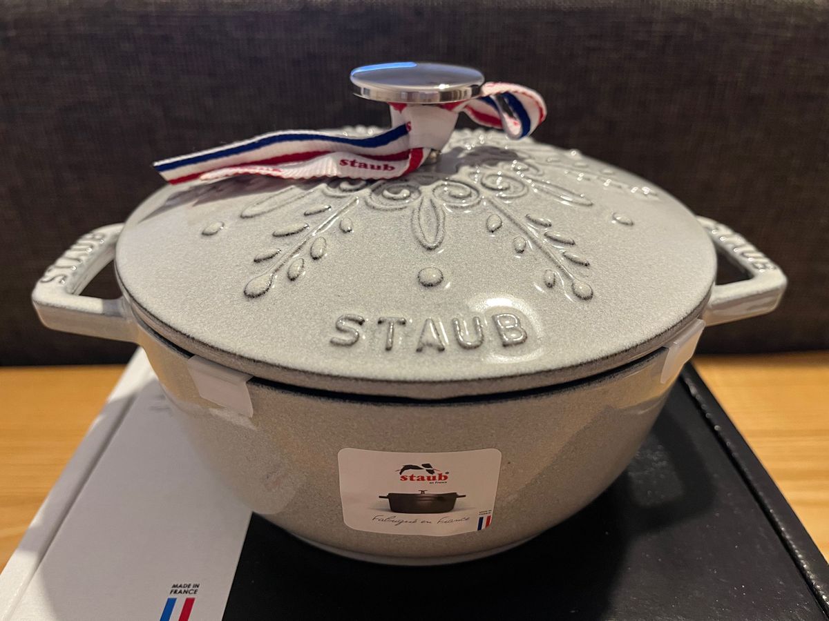 staub ストウブ Wa-NABE S ワナベS 16 cm スノーフレーク staub ストウブ Wa-NABE S ワナベS 16 cm スノーフレーク
