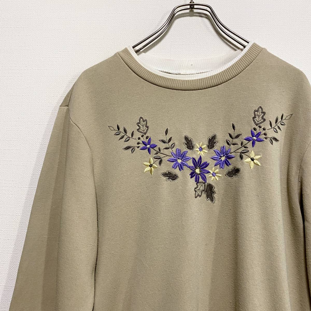 アメリカ古着 花柄 刺繍 トレーナー スウェット ださかわ アメリカ古着 花柄 刺繍 トレーナー スウェット ださかわ