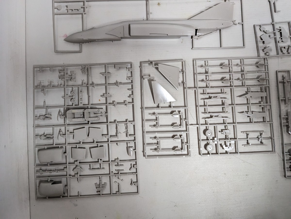 ■少し組立途中 ハセガワ 1/48 VX-4 バンディ1 F-4J 戦闘機 プラモデル■_画像6