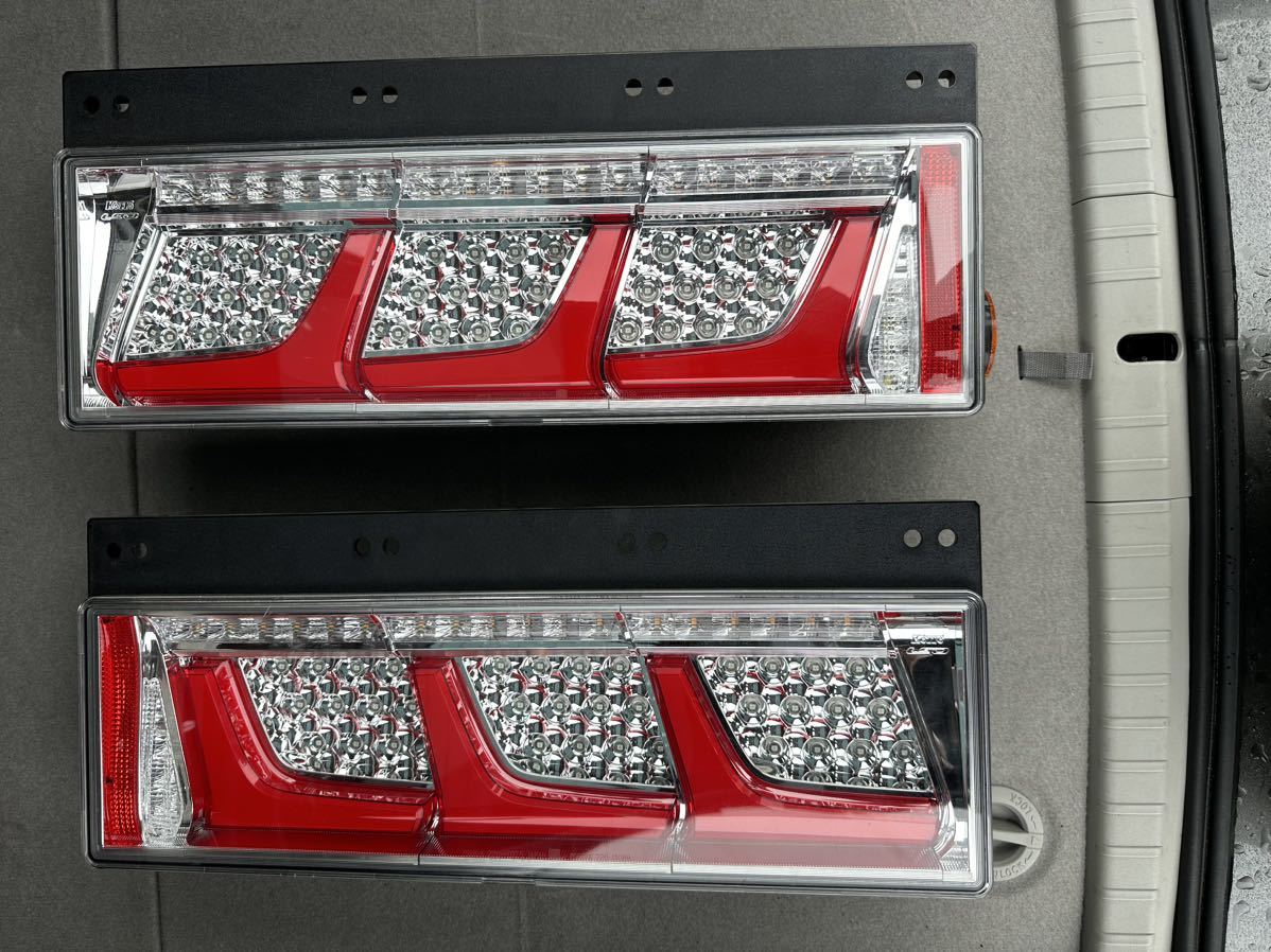  新車外し KOITO 3 LED テールランプ テールライト 大型 オールLED クリアコンビ ノーマルターン 220-11075 L・Rセット 1円スタート_画像1