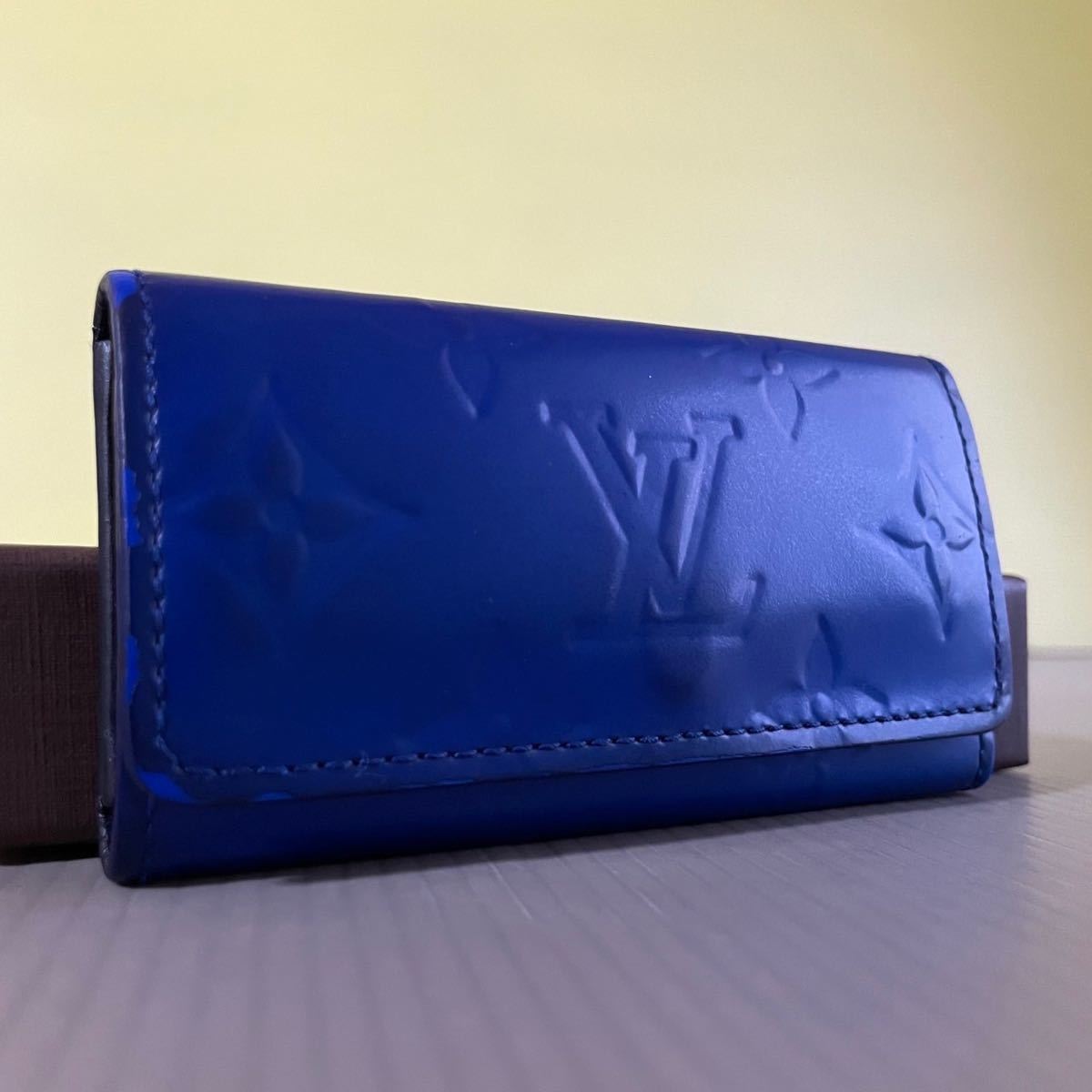 1円~ 美品 LOUIS VUITTON ルイヴィトン ヴェルニ キーケース 4連 ブラック モノグラム 正規品　ボタン良好 バイカラー_画像1