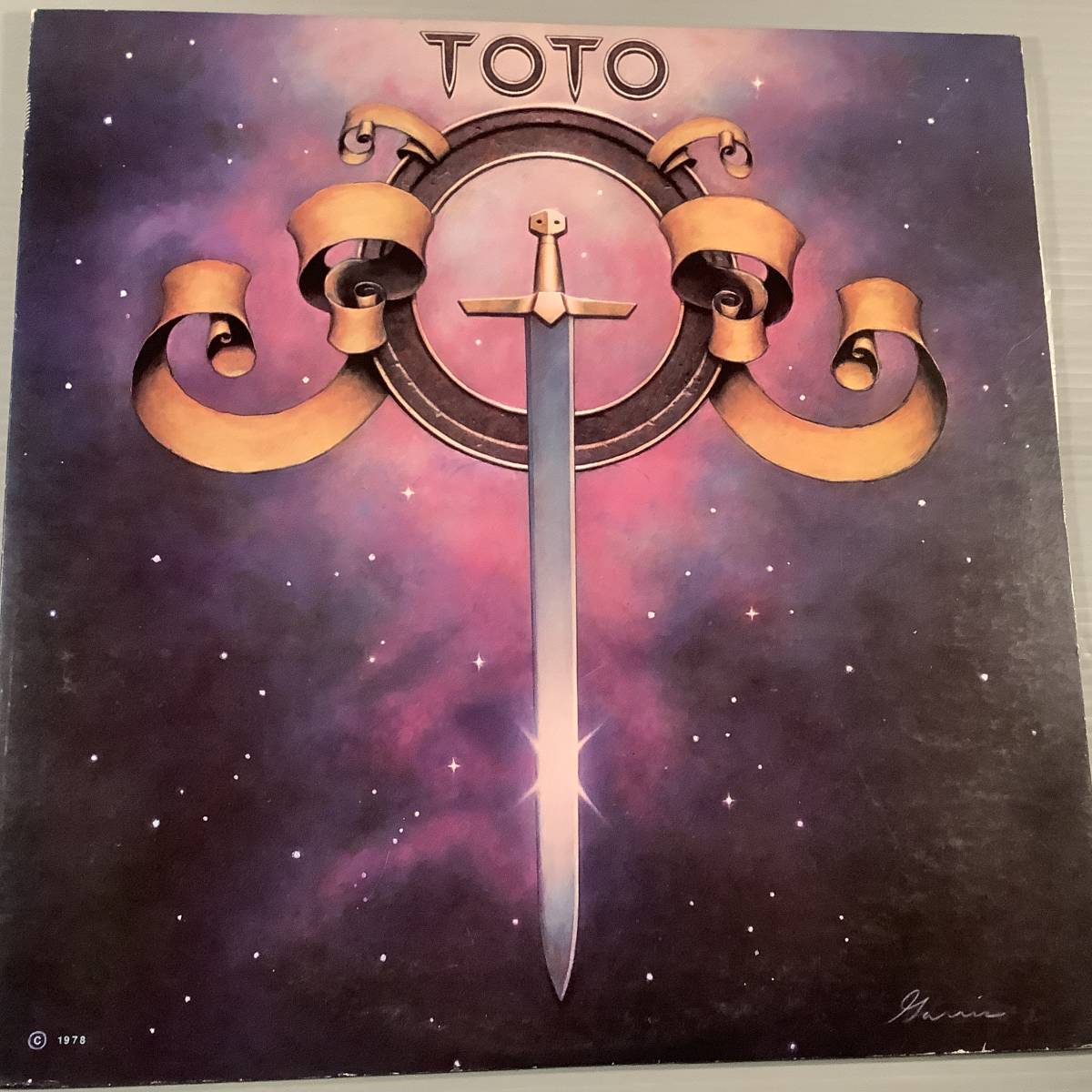 LP(日本盤)●トト TOTO／FIRST〜宇宙の騎士※『ジョージー・ポーギー』収録●美品！_画像1