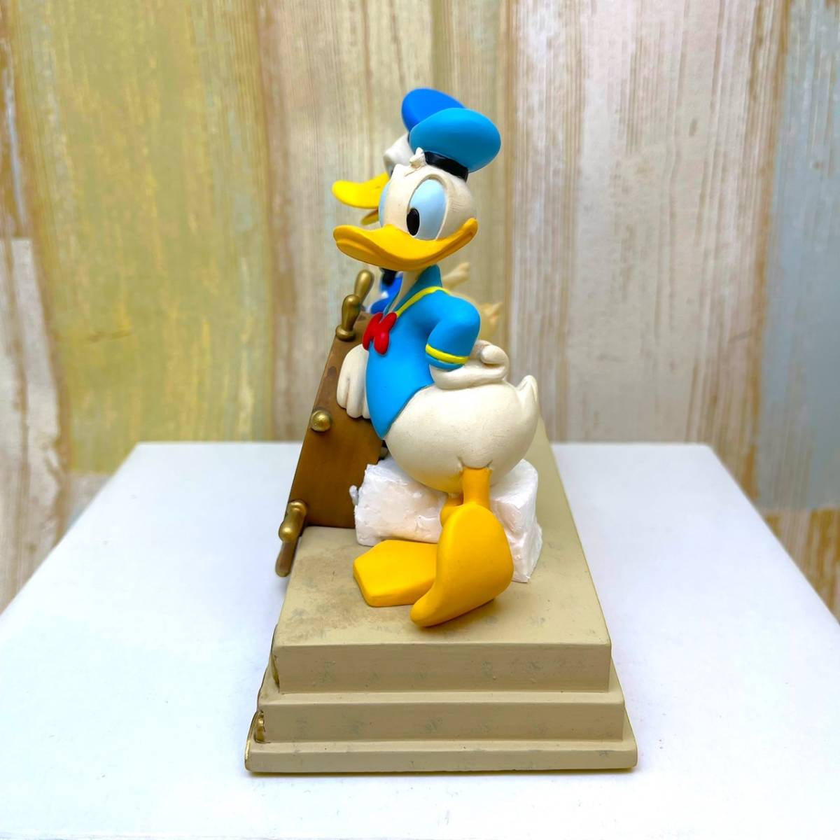 限定1934体 レア★ドナルド ダック Donald Duck クラシック 生誕 65周年記念 懐中時計 陶器製 舵 船長 フィギュア★ディズニー Disney TDLの画像10