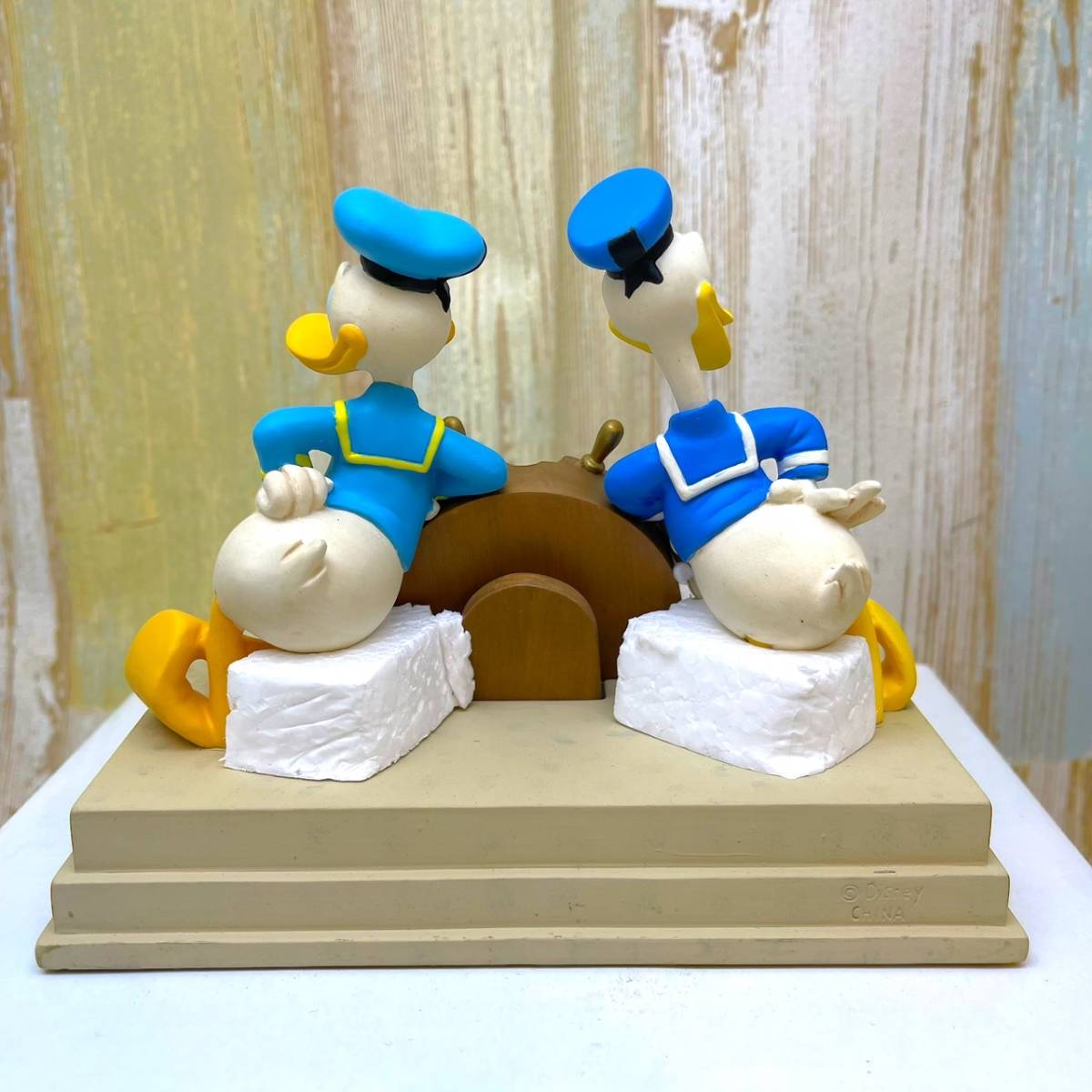 限定1934体 レア★ドナルド ダック Donald Duck クラシック 生誕 65周年記念 懐中時計 陶器製 舵 船長 フィギュア★ディズニー Disney TDLの画像9