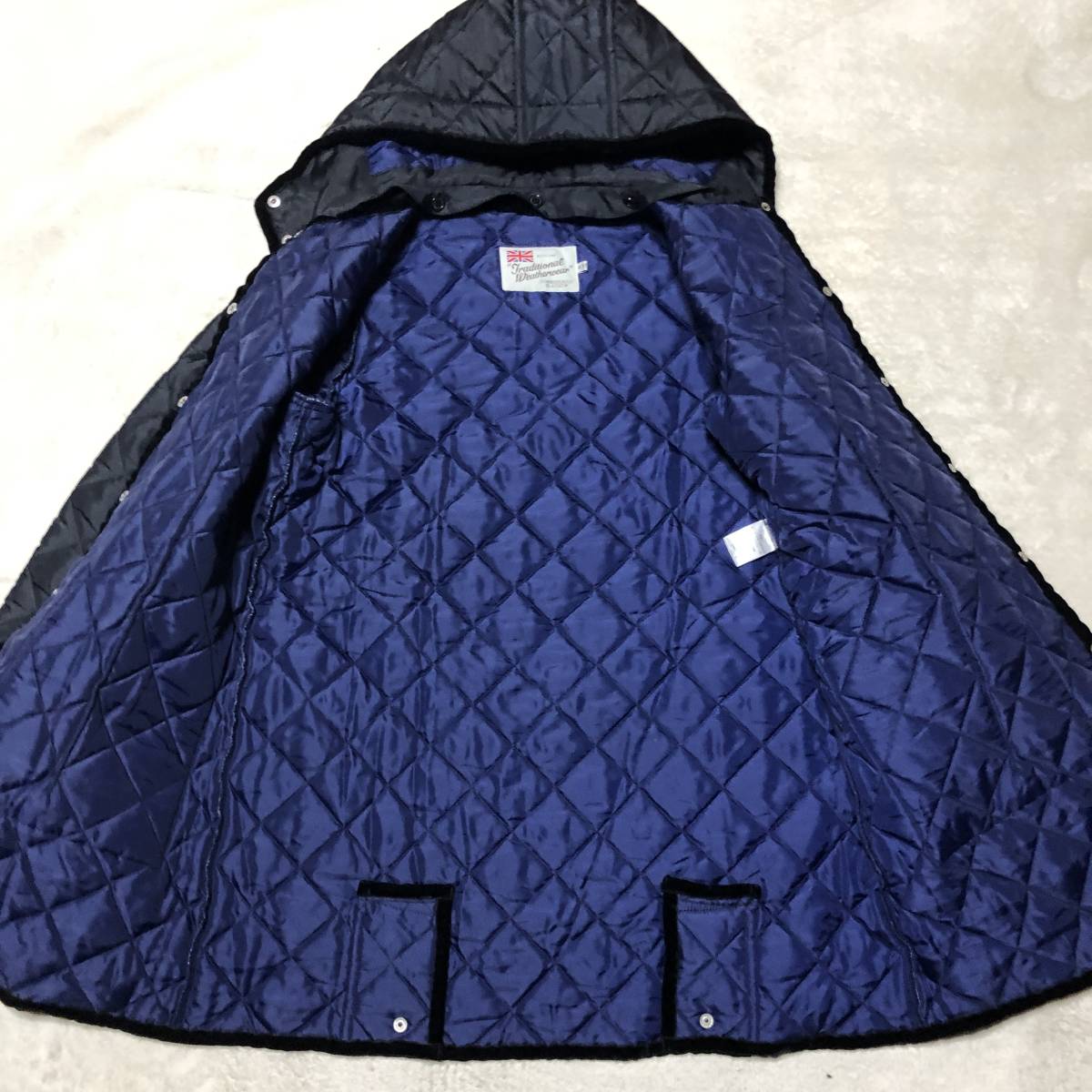 Traditional Weatherwear トラディショナルウェザーウェア【漂う高級感】取り外し可能フード付き キルティングジャケット 36サイズ_画像5