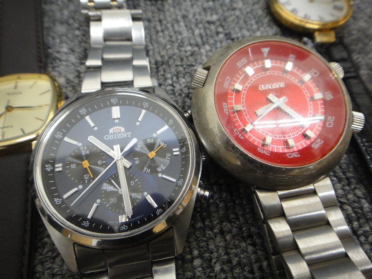 桐生店【ジャンク品】12-97 CASIO/CITIZEN/MARC JACOBS 等 約３Kg 時計 腕時計 まとめ ７０個以上_画像3