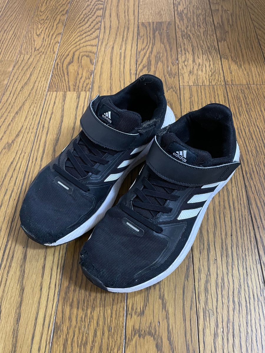 adidasアディダススニーカー23.5cm スニーカー 黒