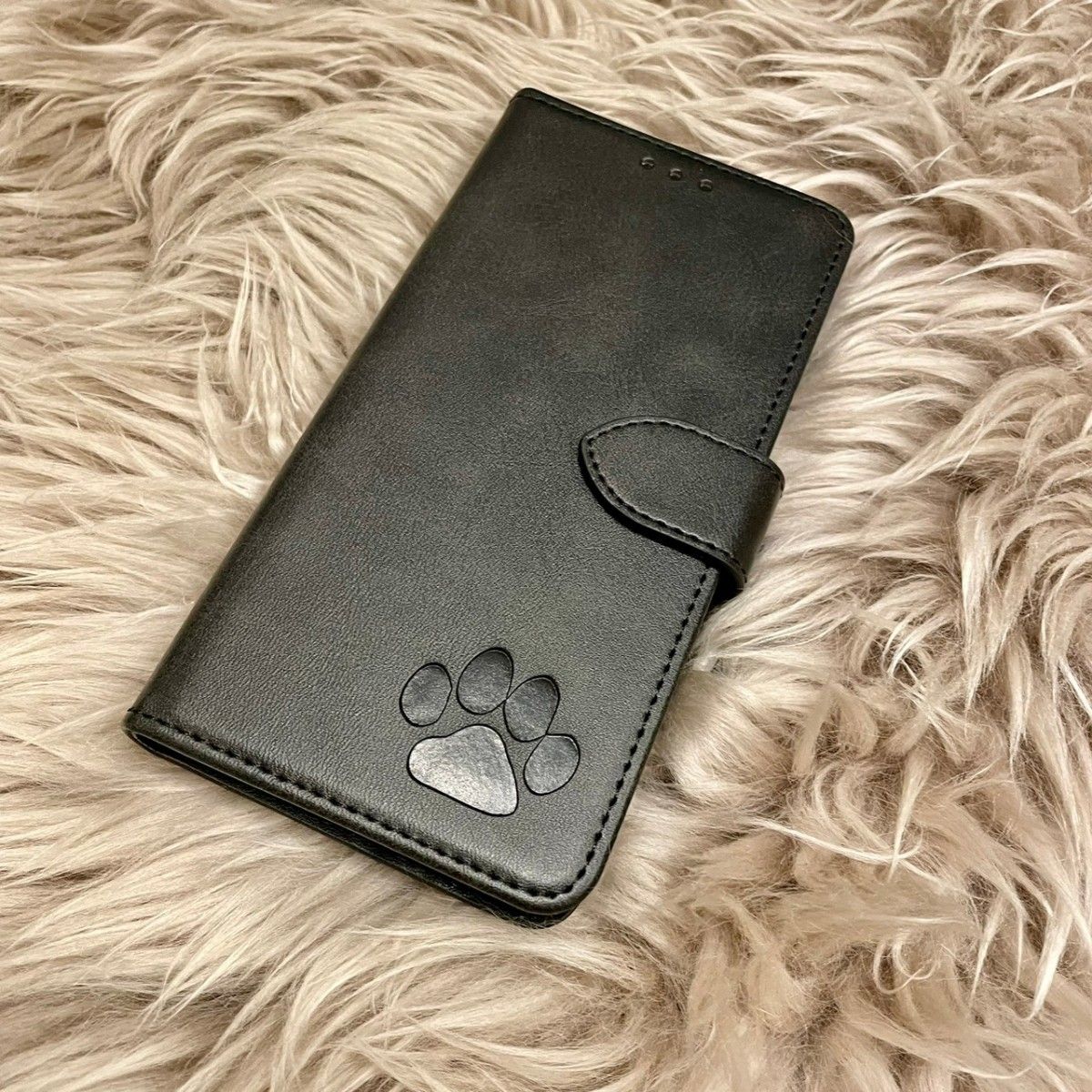 【肉球手帳型レザーケース】iPhone15pro用 ブラック 新品未使用 犬猫動物 可愛い おしゃれ シンプル iPhoneケース