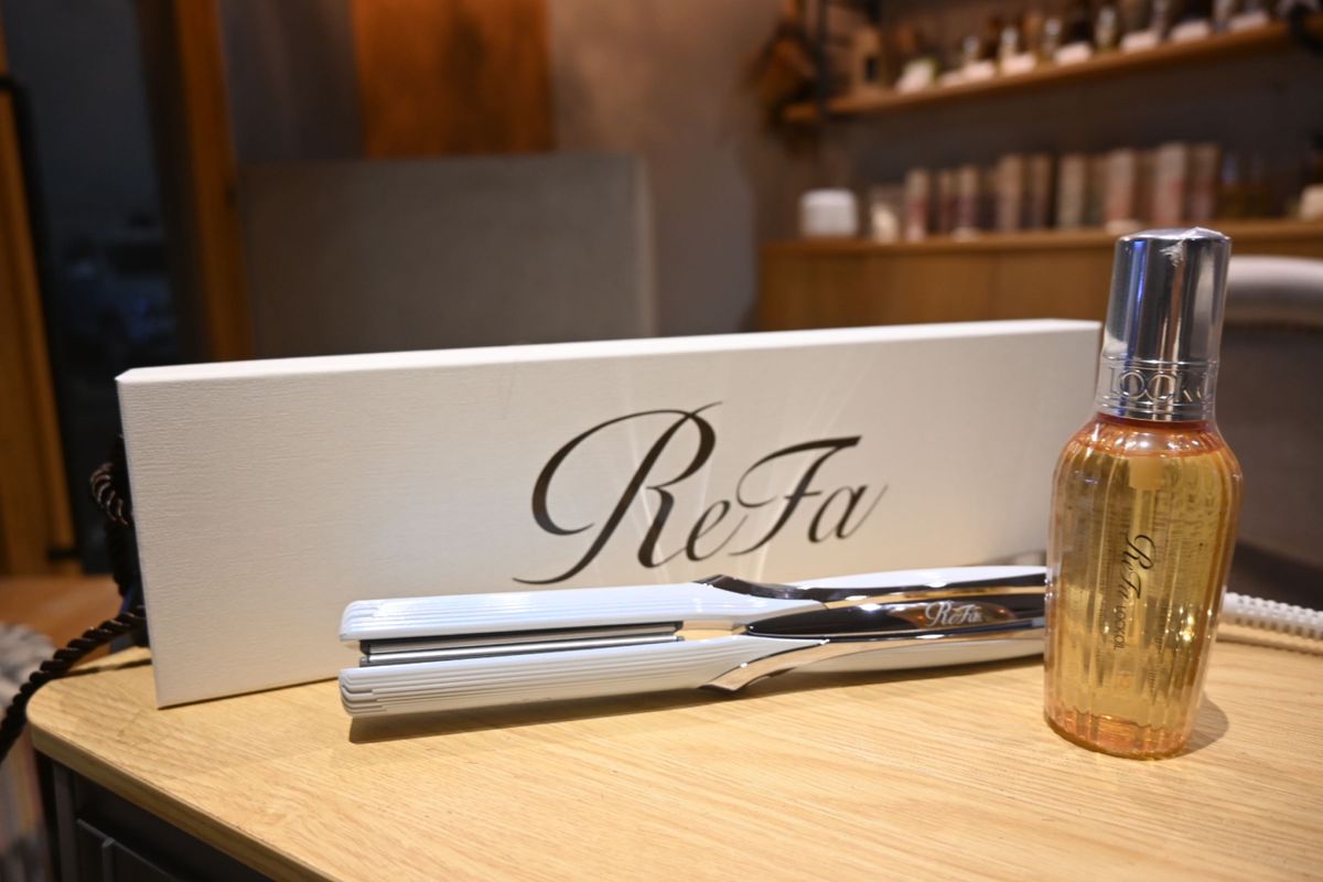 週末値下げ【最新版】 ReFa STRAIGHT IRON PRO リファストレート 週末値下げ【最新版】 ReFa STRAIGHT IRON PRO リファストレート