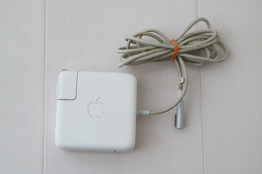 Apple MacBook A1344 60W MagSafe ACアダプタ_画像1