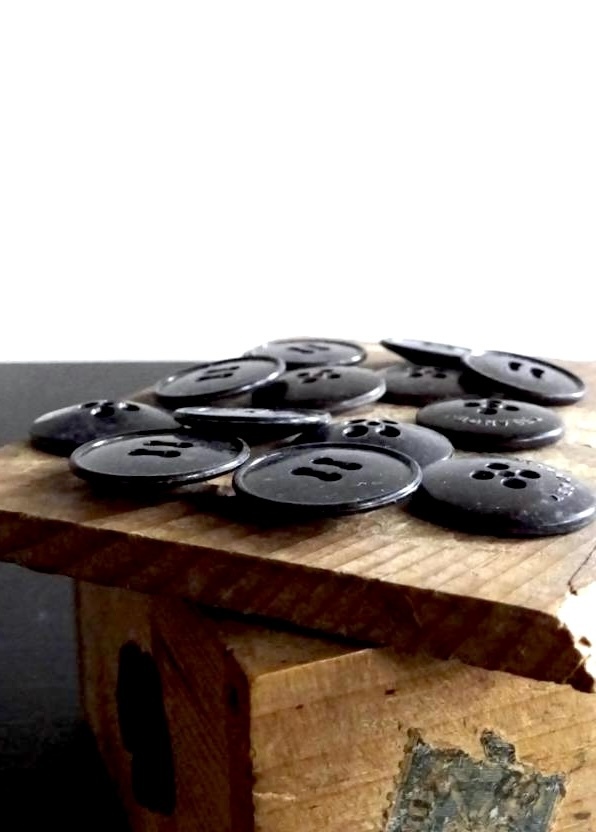 1900年初頭 フランス製 デットストック ボタン 6点 ブラック 黒 未使用 ブロカント 裁縫道具 布材 縫製 古布 民藝 工藝 服飾 アンティーク_画像4