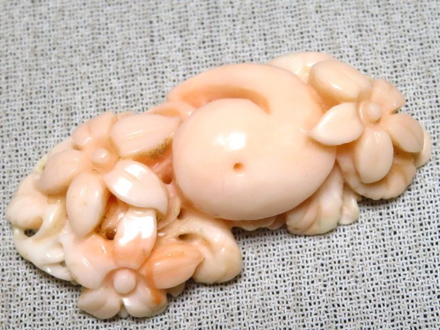 珊瑚 ルース 花 勾玉 彫刻細工 サンゴ アクセサリー アンティーク