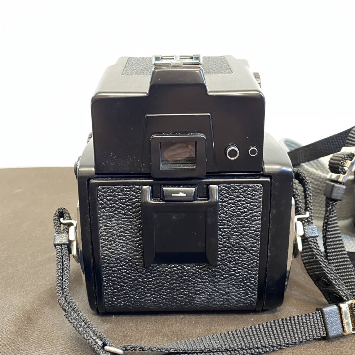 【MH-5689】中古現状品 Mamiya マミヤ M645 1000S 中判 フィルムカメラ プリズムファインダー 動作未確認 80mmレンズ ハードケース付き_画像4