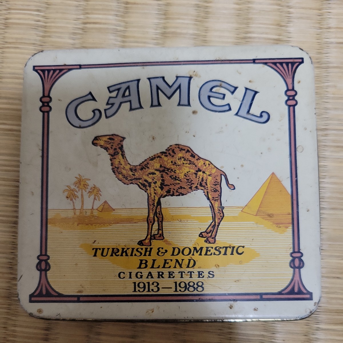 キャメル CAMEL TURKISH DOMESTIC BLEND CIGARETTES 1913-1988 タバコ メーカー ケース 激レア ブリキ缶 _画像1