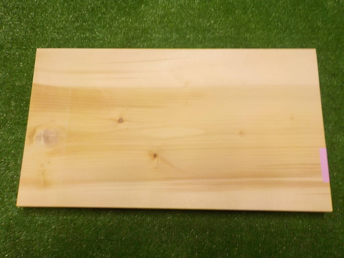 ＊＊No１０２　いちょうまな板（天然木）欠点材格安・普通サイズ・刃にやさしい板ですよ！！　　　　　　_欠点・節あります！