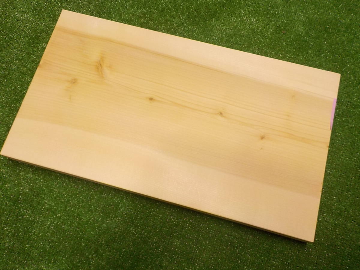 ＊＊No１０２　いちょうまな板（天然木）欠点材格安・普通サイズ・刃にやさしい板ですよ！！　　　　　　_欠点・芯部分あり！