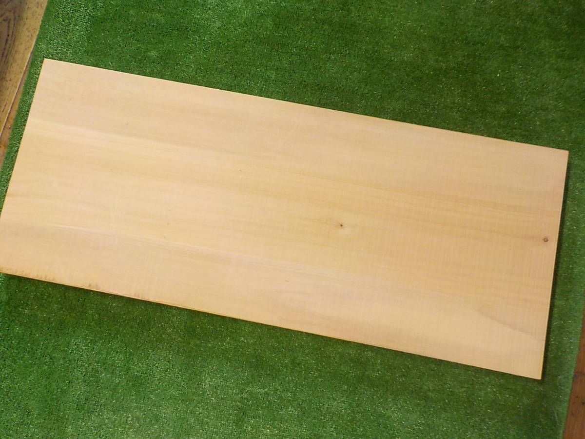 NO113＊＊イチョウ厚板（天然木）・大きなサイズまな板・手打ちそば切り板等・格安・製材鋸挽き・加工なし！！_木の裏側です！