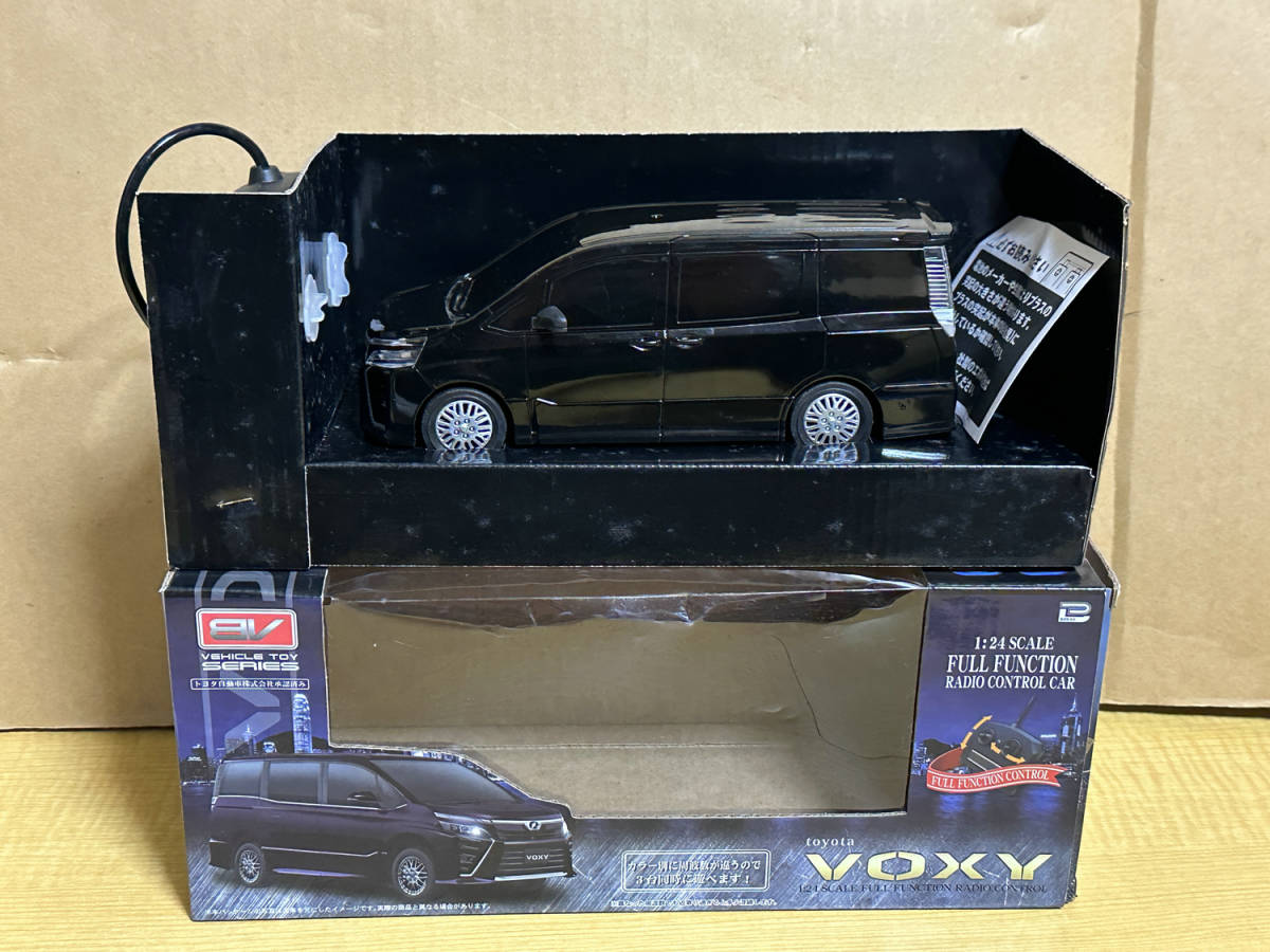 【未使用品】TOYOTA VOXY 1:24 SCALE FULL FUNCTION RADIO CONTROL トヨタ　ヴォクシー　ラジコン_画像2