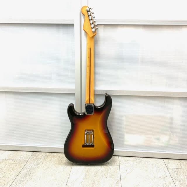 仙106 Squier by Fender スクワイア ストラトキャスター エレキギター ギター ソフトケース その他付属品付き_画像3